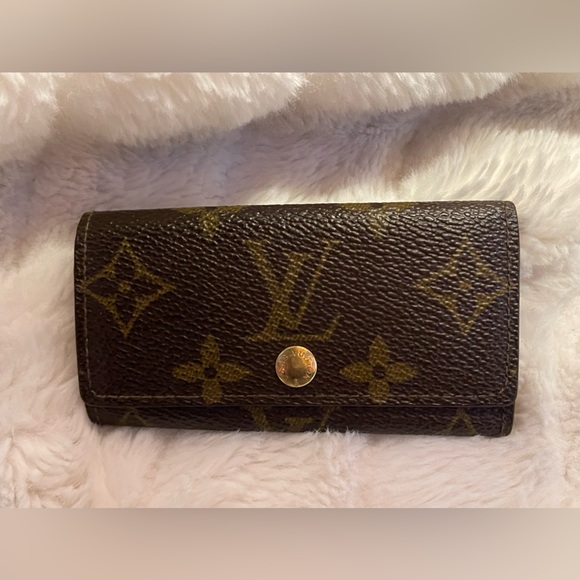 Brown Louis Vuitton Monogram 4 Key Holder - Picture 1 of 16